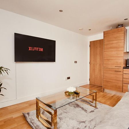 King Deluxe City Apt Large Balcony& Free Parking! Leeds  Buitenkant foto