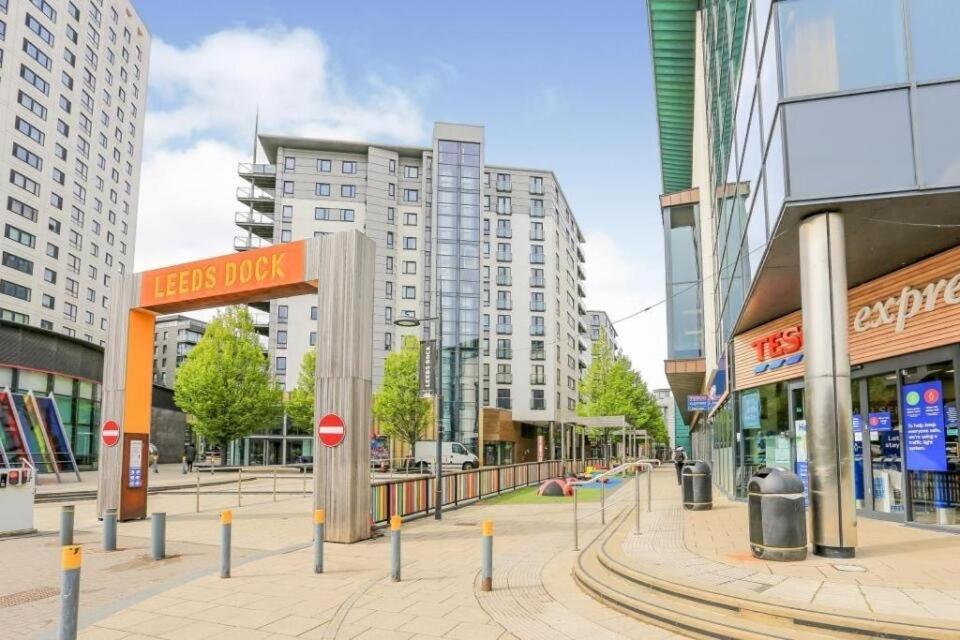King Deluxe City Apt Large Balcony& Free Parking! Leeds  Buitenkant foto