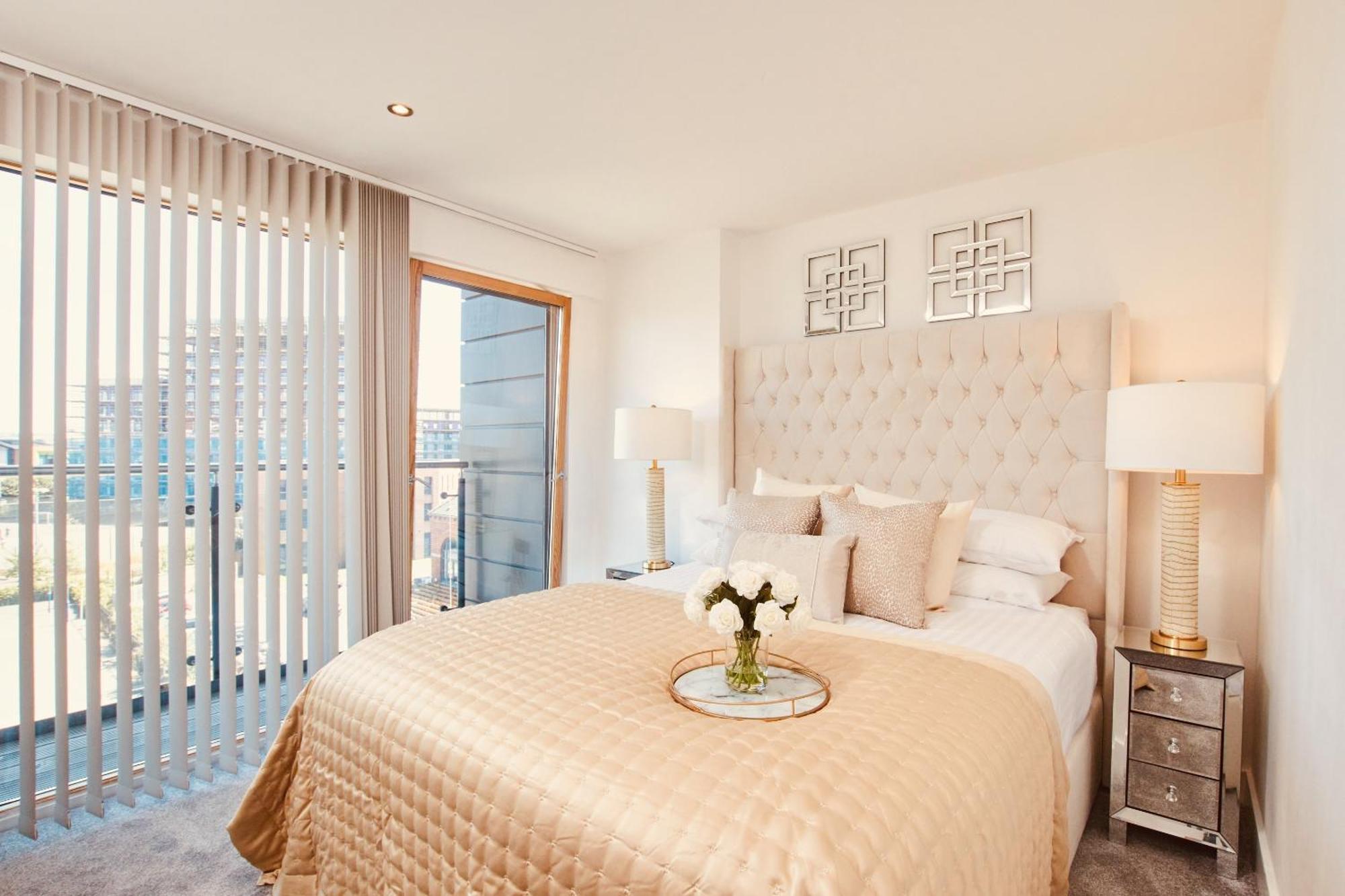 King Deluxe City Apt Large Balcony& Free Parking! Leeds  Buitenkant foto